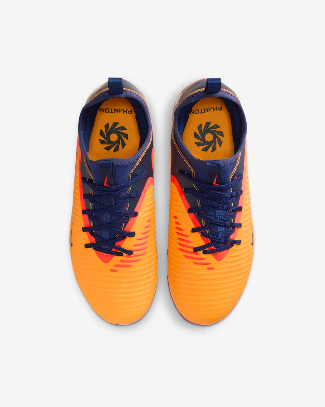 Nike Vomero 18 angle view